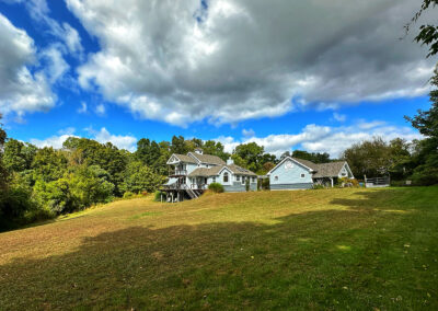 Carlin Hill Farm, exterior