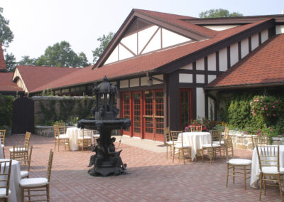 Saint Clements Castle, courtyard seating